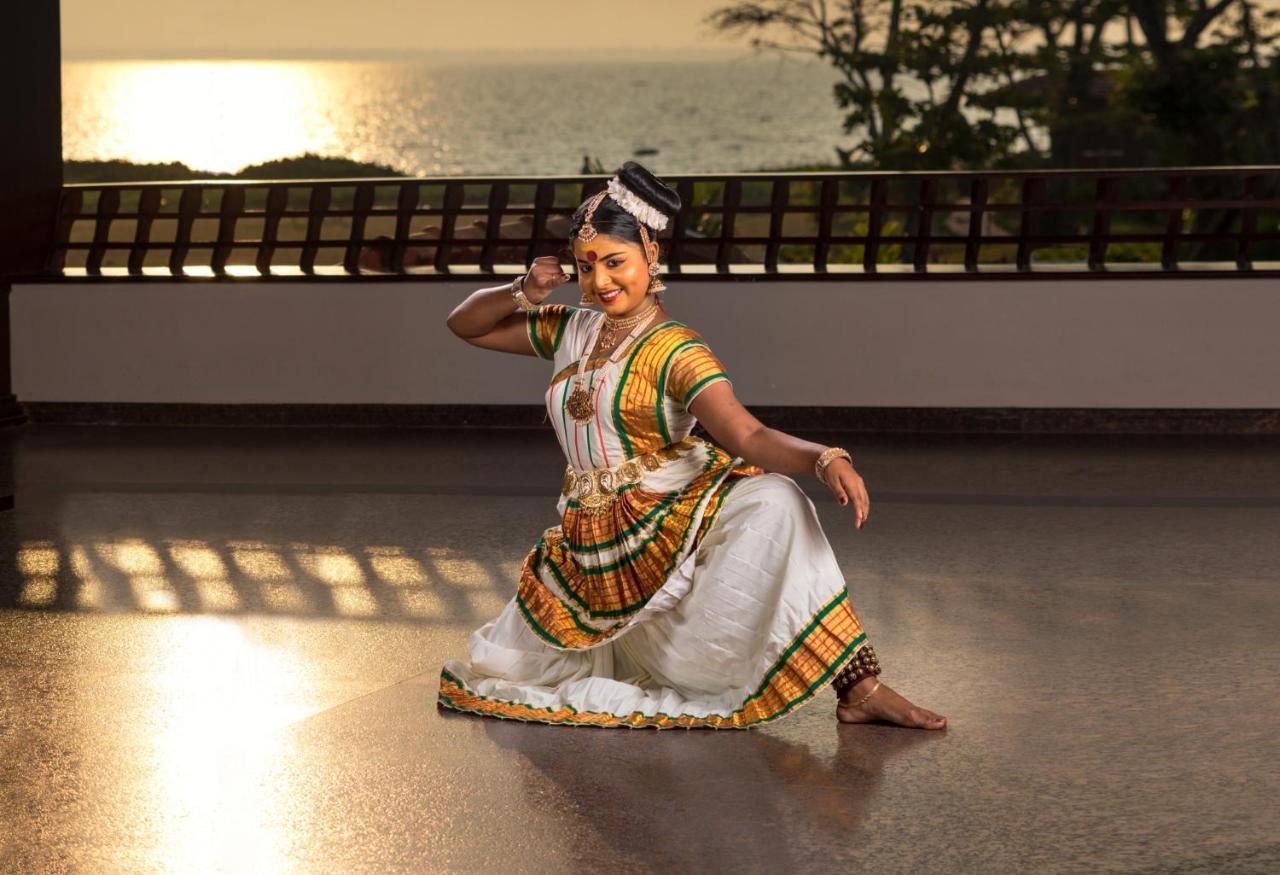 Niraamaya Wellness Retreats Backwaters And Beyond Kumarakom Exterior photo
